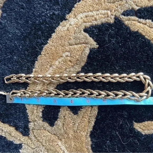 Gold Tone Necklace - Picture 5 of 6